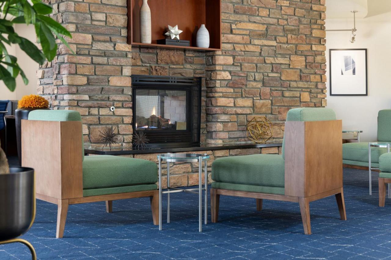 Отель Courtyard By Marriott Ontario Ранчо-Кукамонга Экстерьер фото