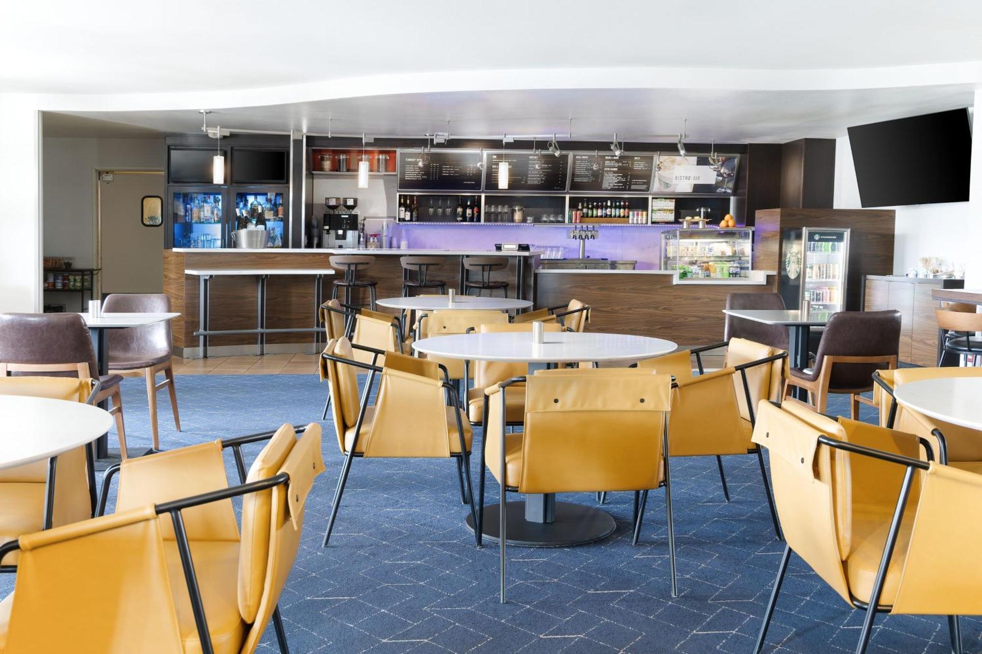 Отель Courtyard By Marriott Ontario Ранчо-Кукамонга Экстерьер фото