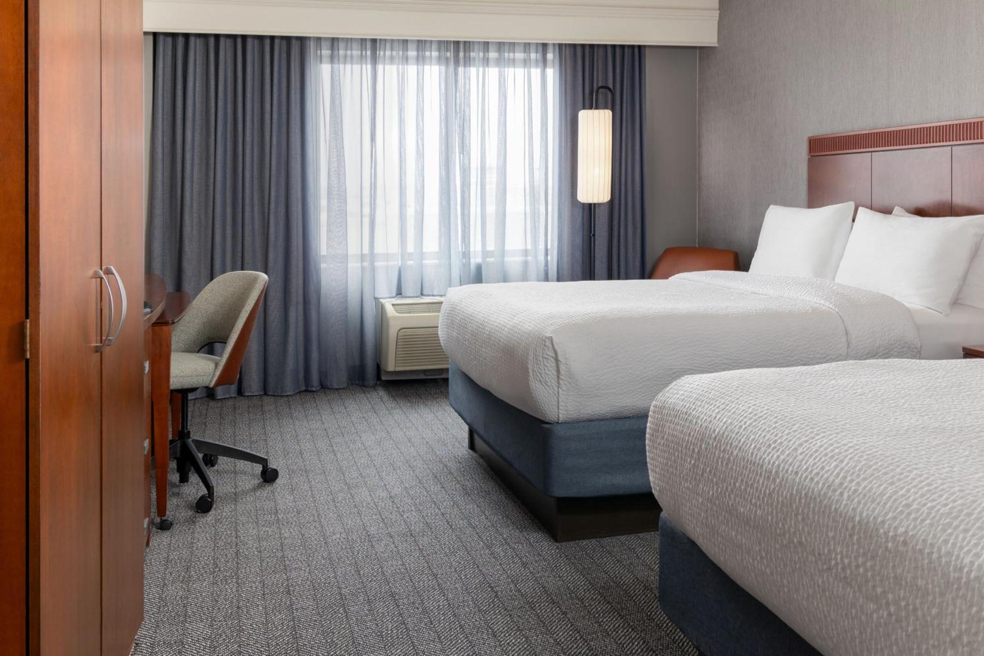 Отель Courtyard By Marriott Ontario Ранчо-Кукамонга Экстерьер фото