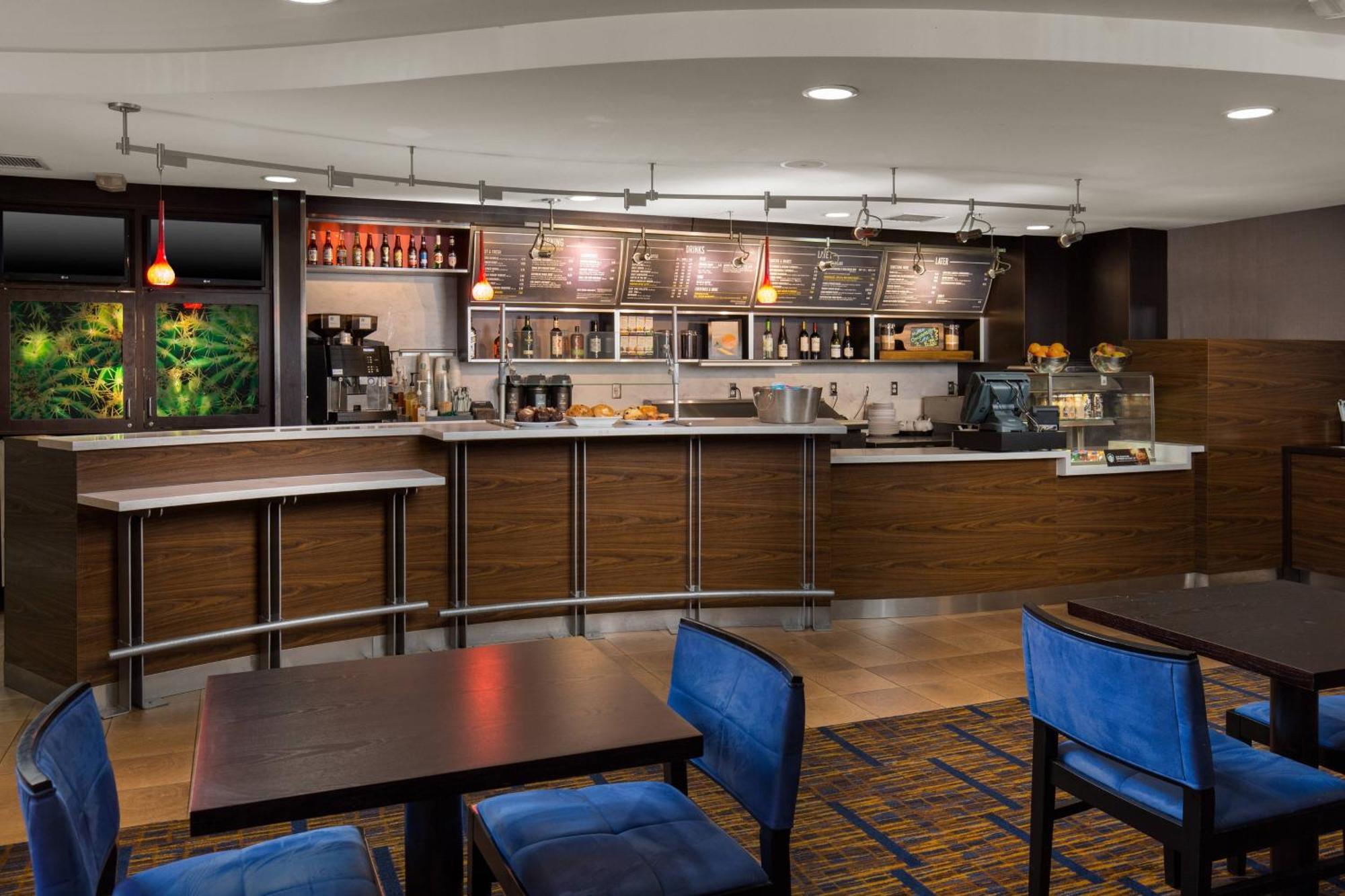 Отель Courtyard By Marriott Ontario Ранчо-Кукамонга Экстерьер фото