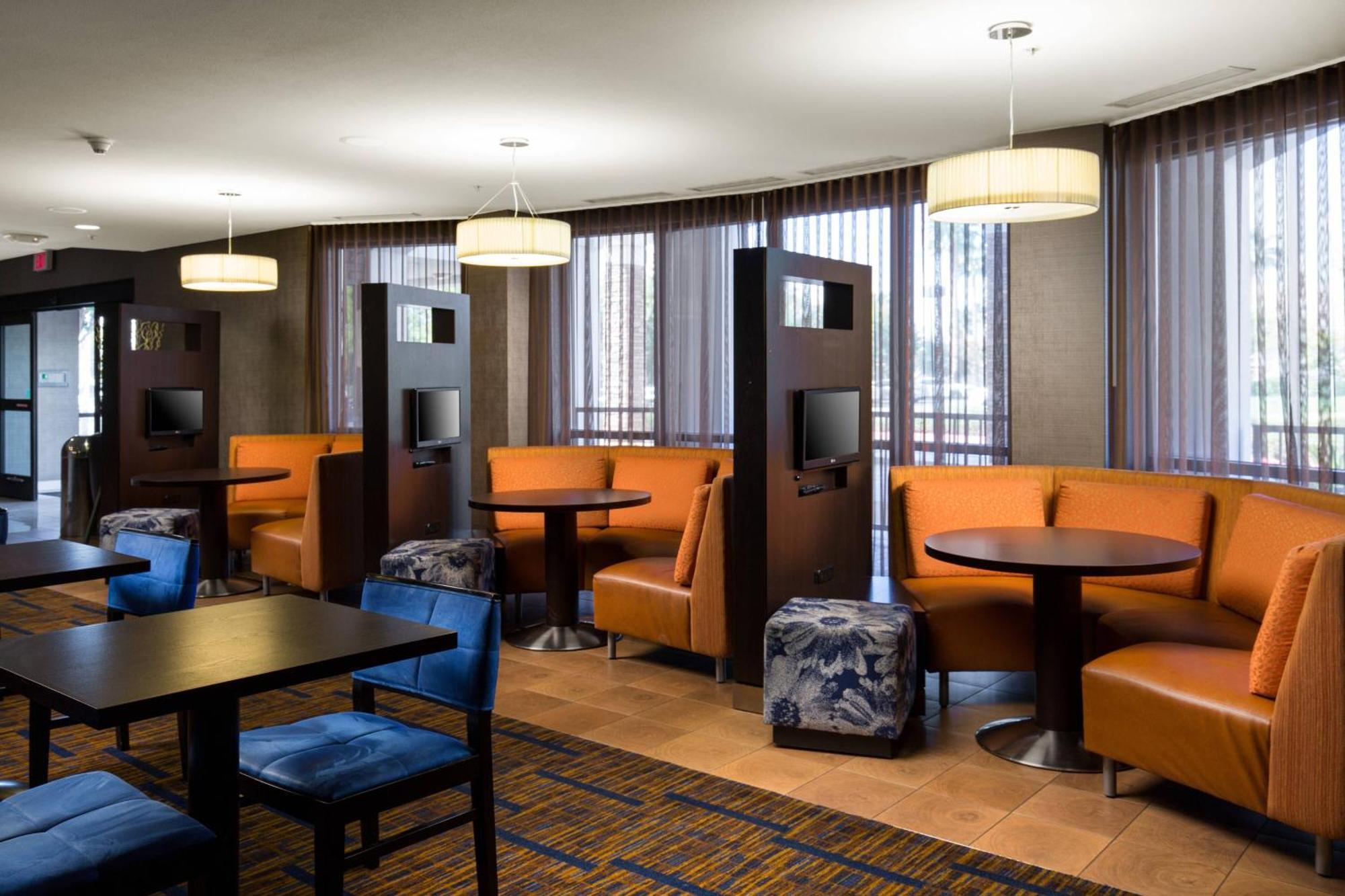 Отель Courtyard By Marriott Ontario Ранчо-Кукамонга Экстерьер фото