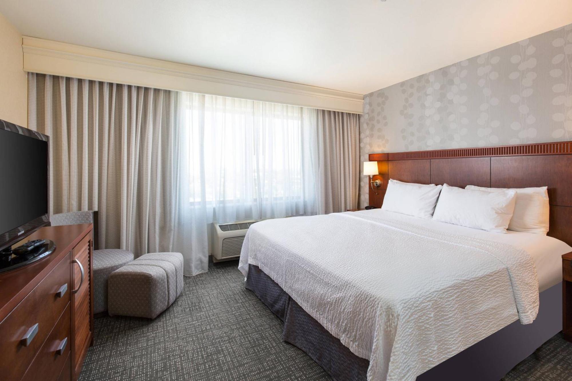Отель Courtyard By Marriott Ontario Ранчо-Кукамонга Экстерьер фото