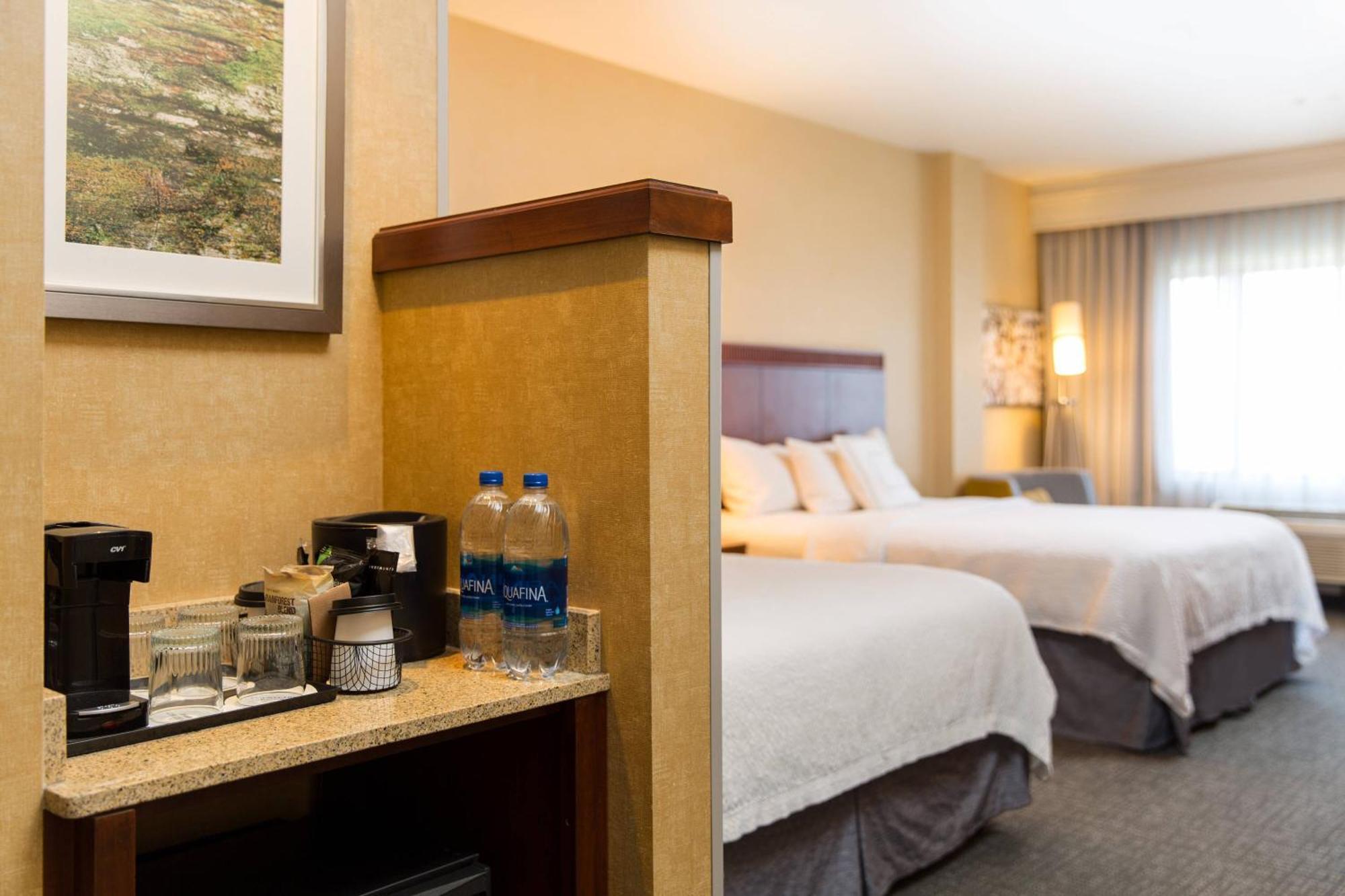 Отель Courtyard By Marriott Ontario Ранчо-Кукамонга Экстерьер фото