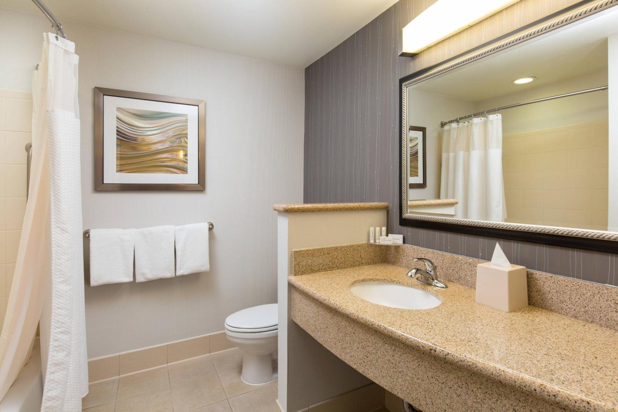 Отель Courtyard By Marriott Ontario Ранчо-Кукамонга Экстерьер фото