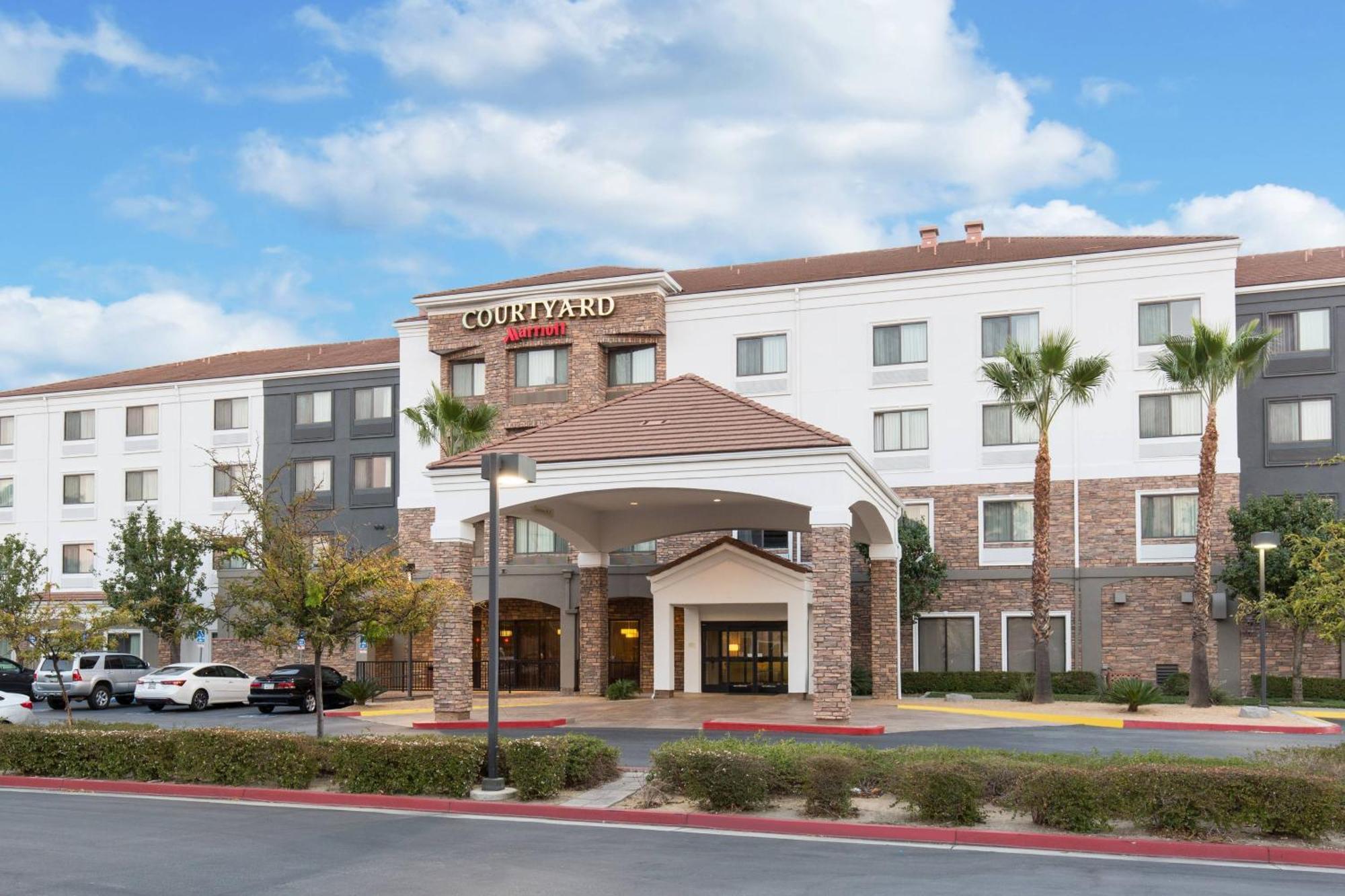Отель Courtyard By Marriott Ontario Ранчо-Кукамонга Экстерьер фото