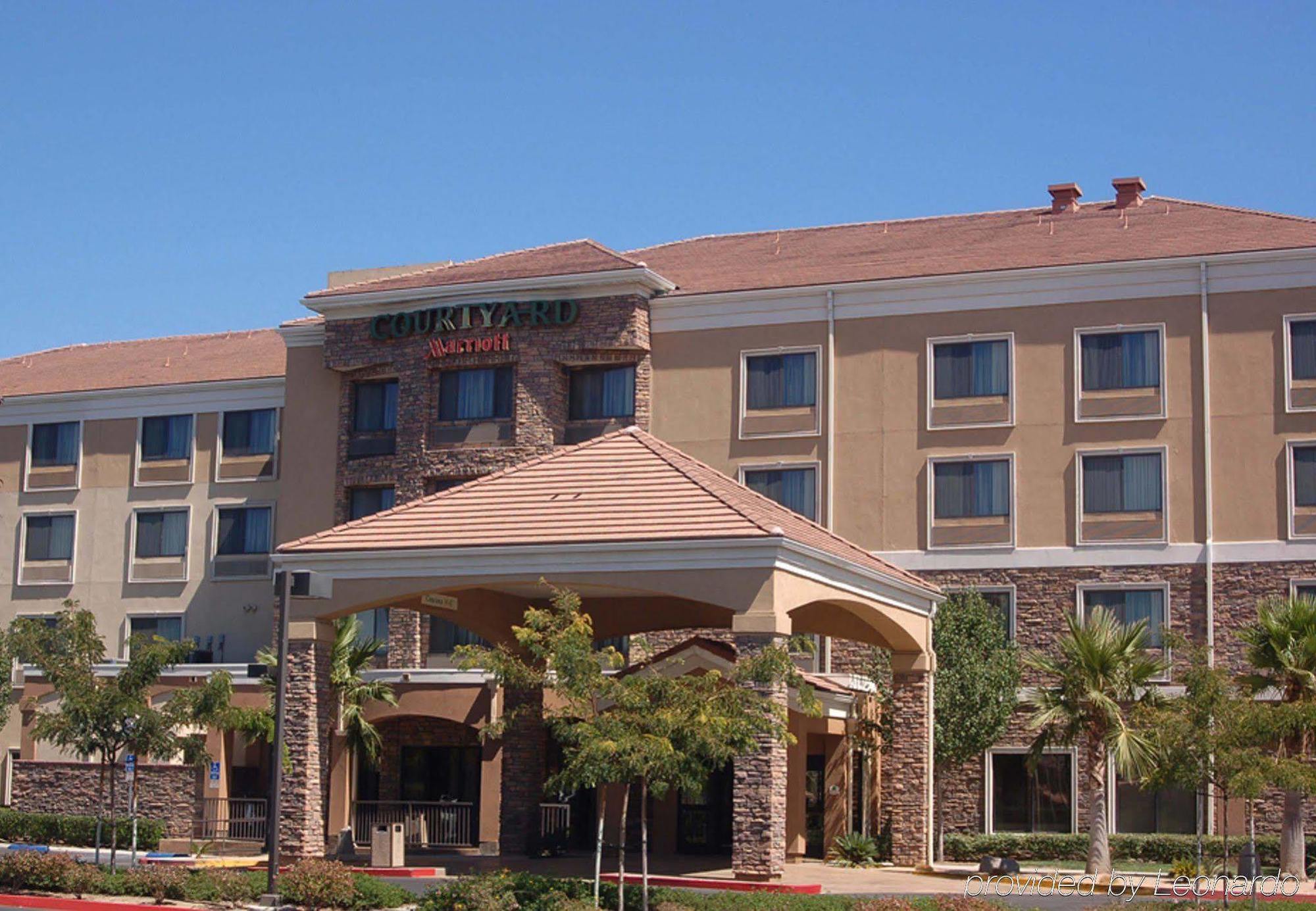 Отель Courtyard By Marriott Ontario Ранчо-Кукамонга Экстерьер фото
