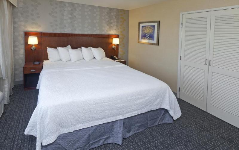 Отель Courtyard By Marriott Ontario Ранчо-Кукамонга Экстерьер фото